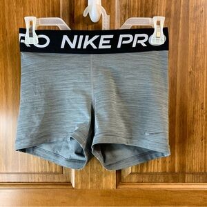 Nike Women's Pro 3" Shorts in smoke grey volleyball Dri fit spandex size small